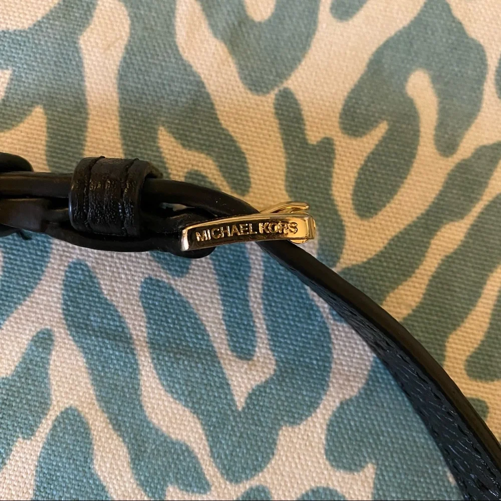 MICHAEL KORS Vanna Leather Crossbody / Shoulder Bag